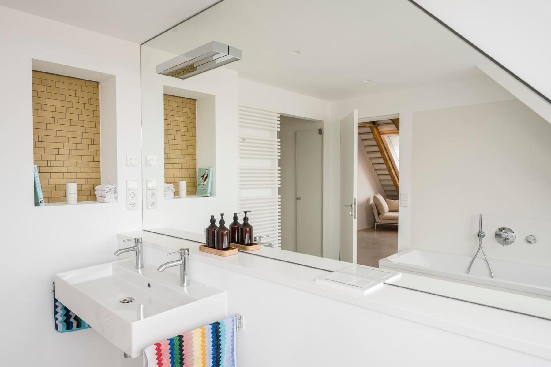 Apartamento Quiet Meets Elegance In Munichs Center