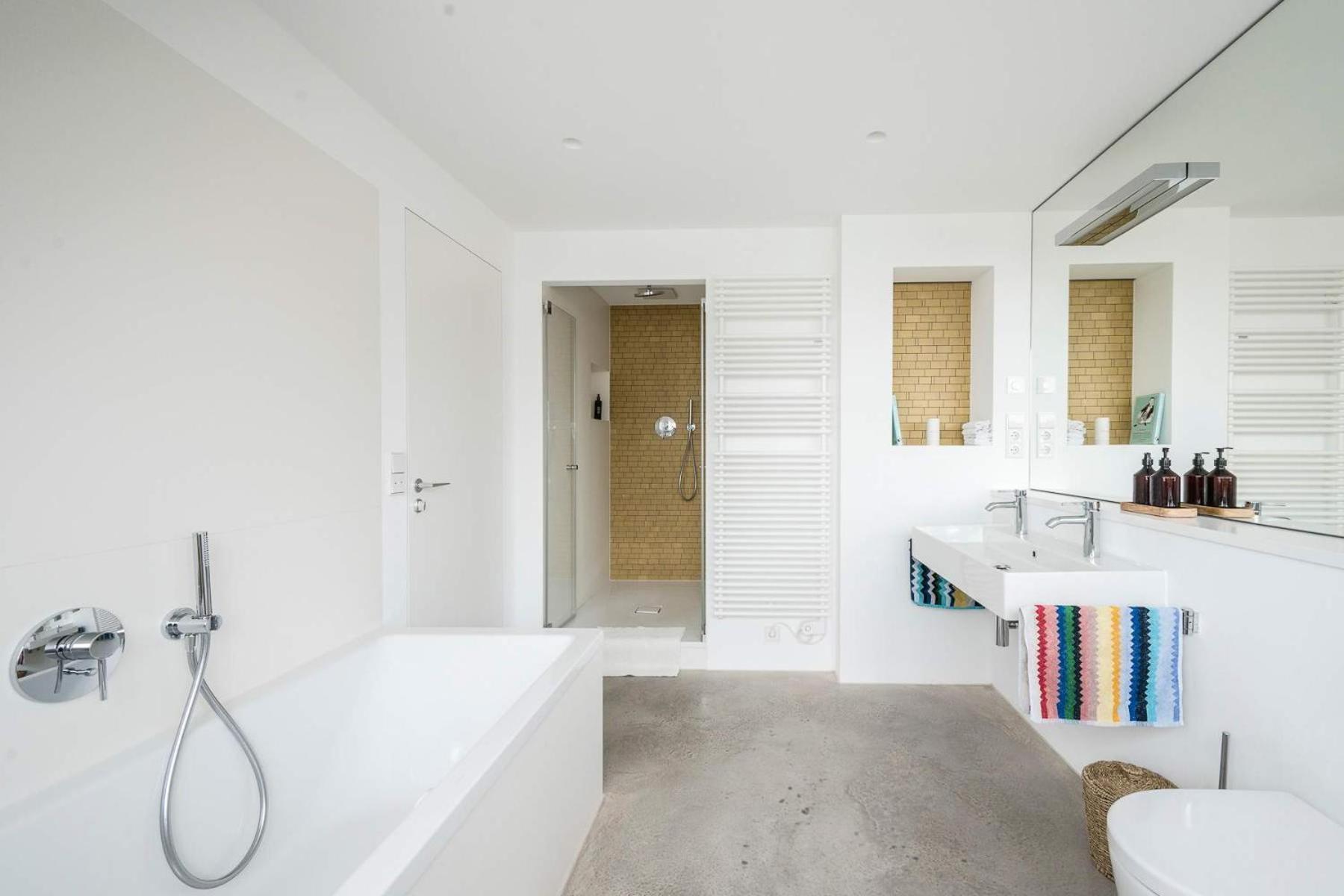 Quiet Meets Elegance In Munichs Center